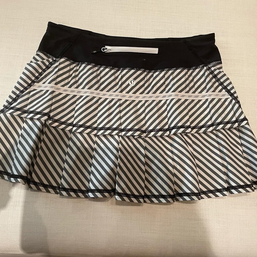 LULU LEMON TENNIS SKIRT